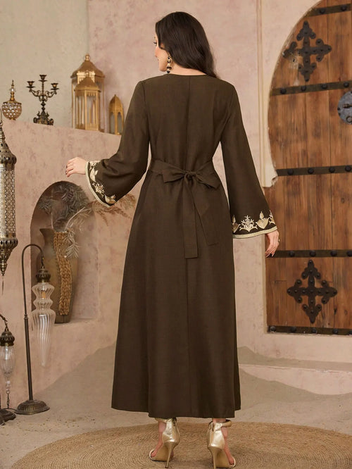 Elegant Embroidered Women's Thobe