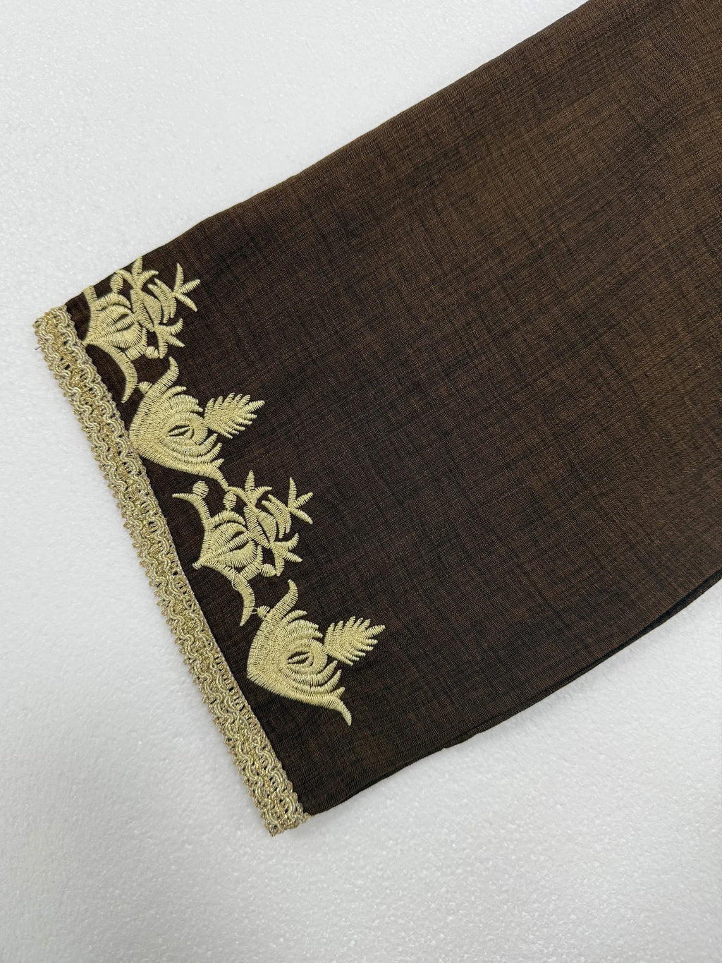 Elegant Embroidered Women's Thobe