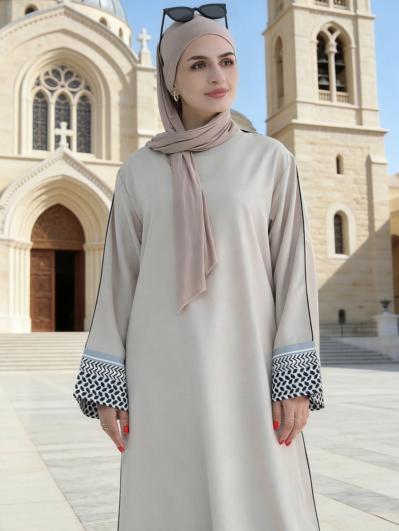 Geometric Cuff Muslim Abaya