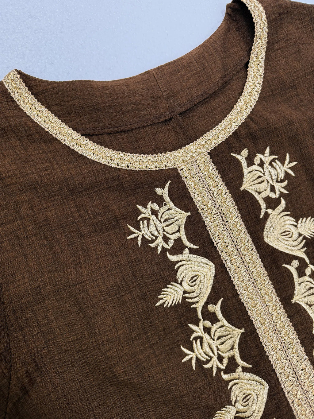 Elegant Embroidered Women's Thobe