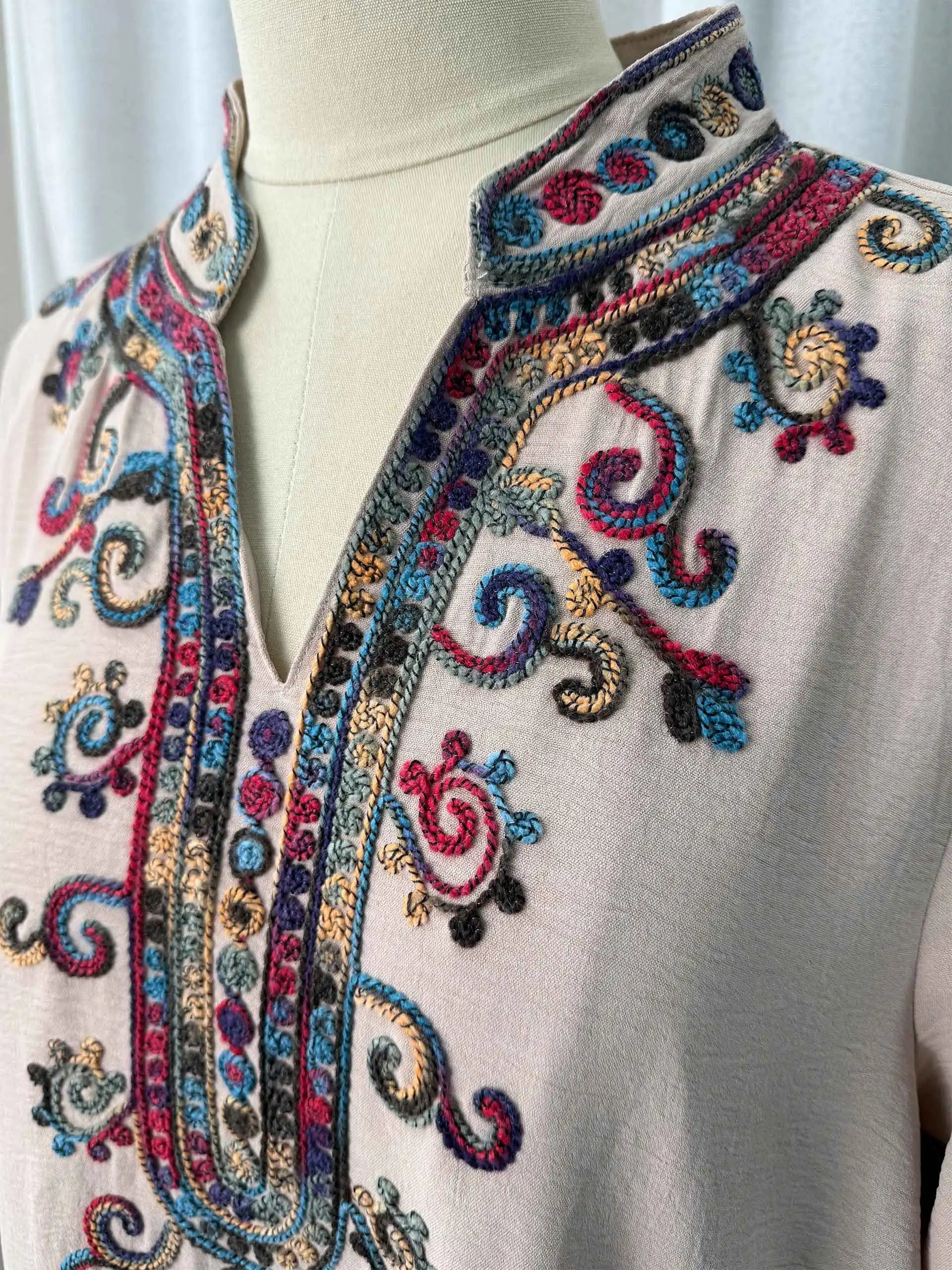 Embroidered Women's Thobe